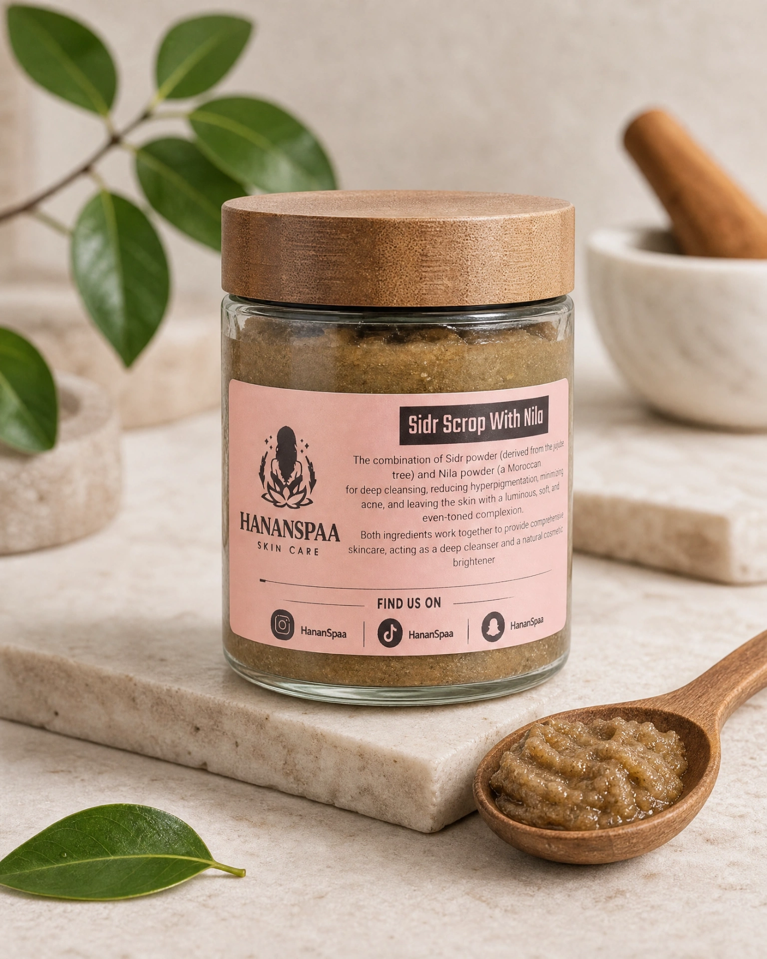 Hananspaa Sidr Scrub with Nila in a glass jar